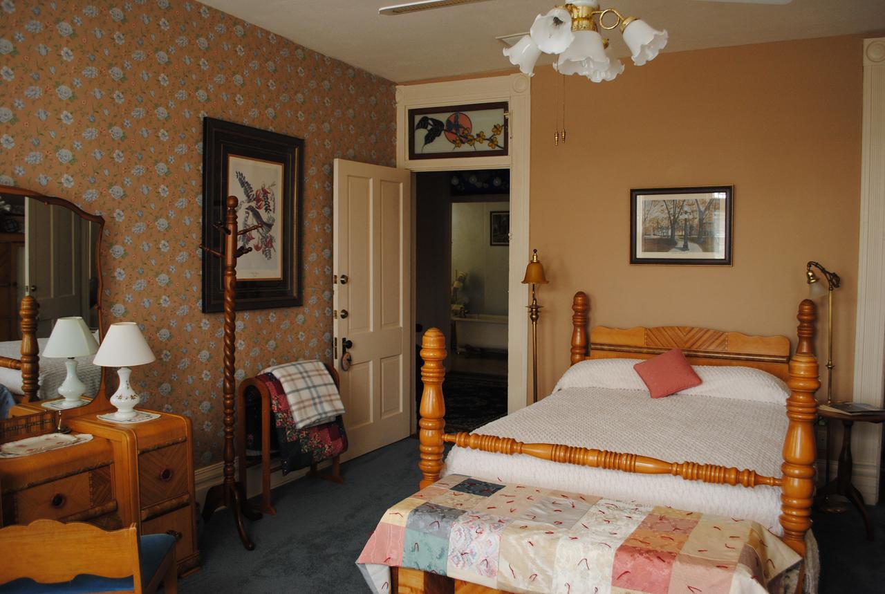 L&N Bed And Breakfast Ltd Хендерсон Экстерьер фото