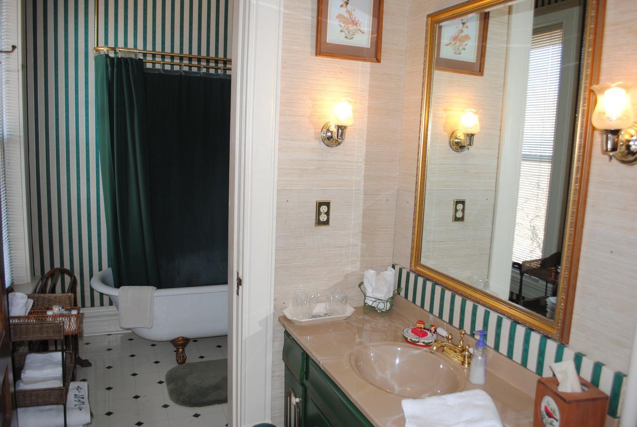 L&N Bed And Breakfast Ltd Хендерсон Экстерьер фото