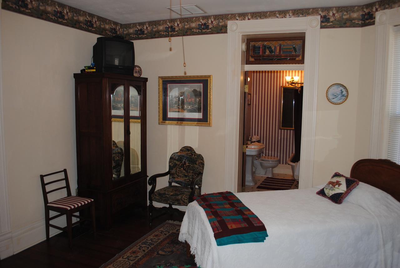 L&N Bed And Breakfast Ltd Хендерсон Экстерьер фото