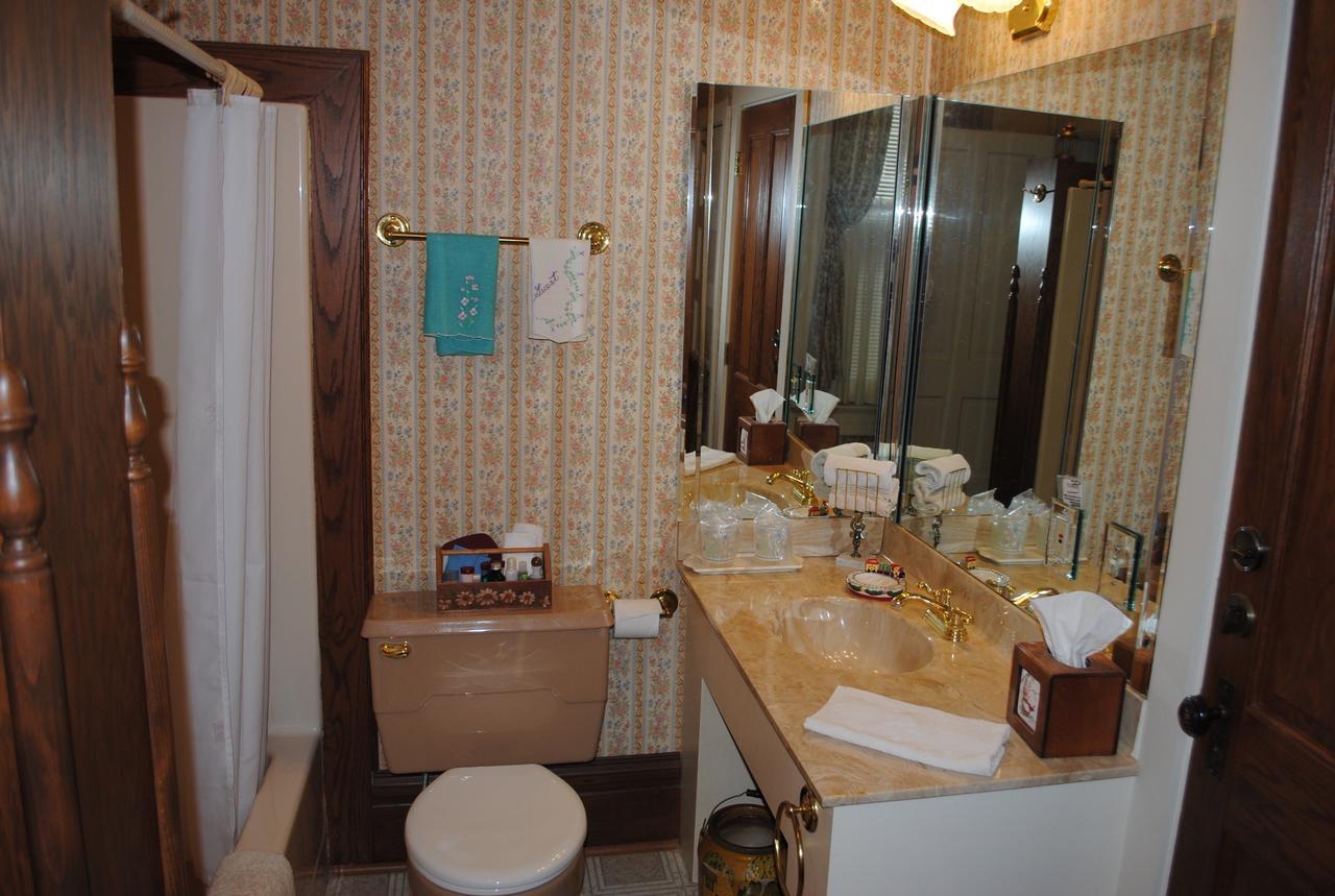 L&N Bed And Breakfast Ltd Хендерсон Экстерьер фото