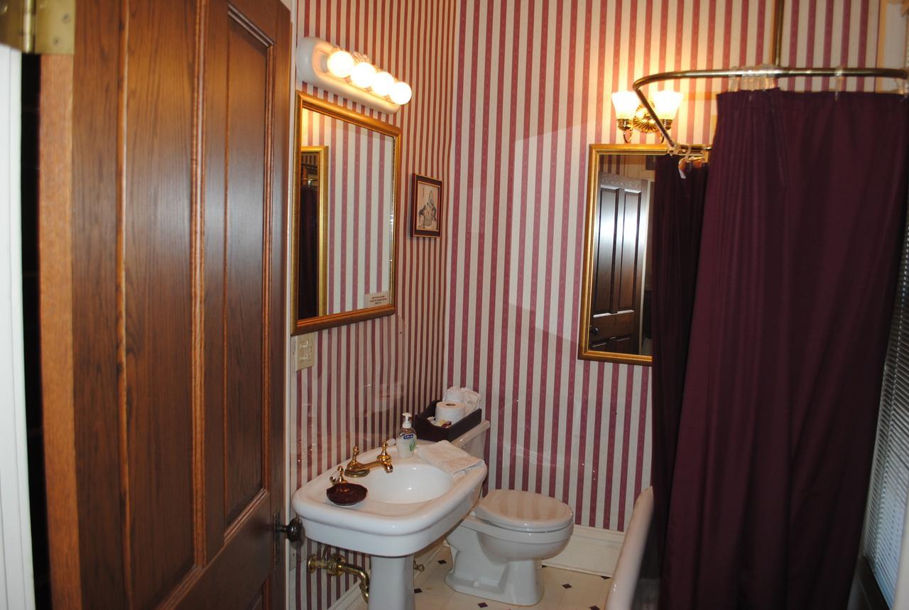 L&N Bed And Breakfast Ltd Хендерсон Экстерьер фото